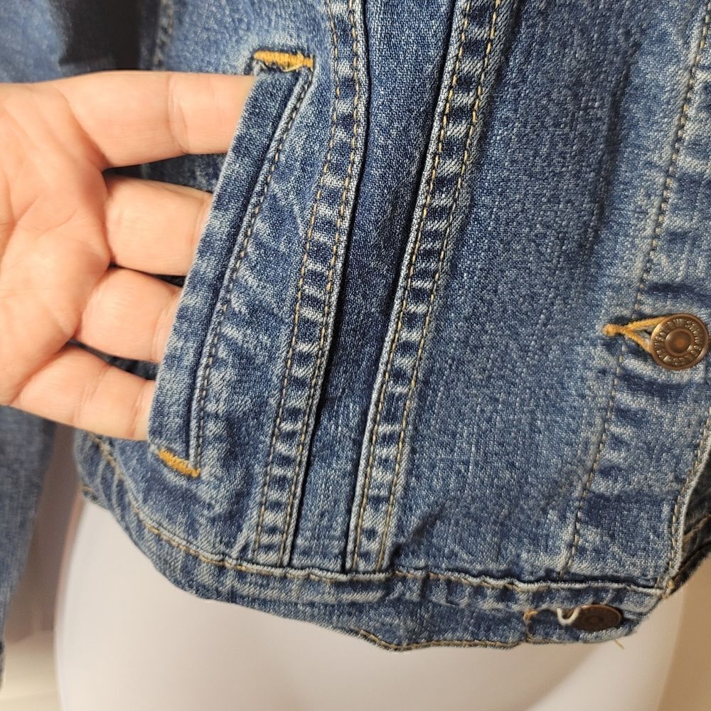 VINTAGE LEVI Trucker Denim Jacket - Picture 3 of 12